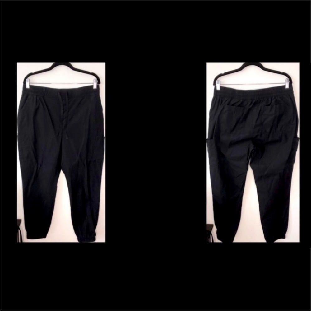 Old Navy Women's Black High-Waisted
Tapered Jogger Cargo Pants